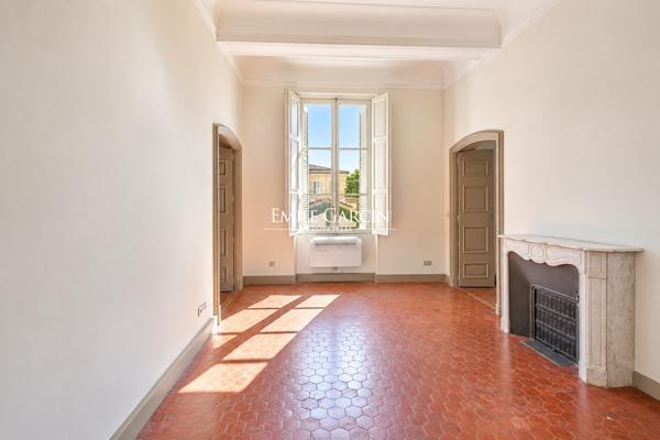 A vendre - Bel appartement ancien - à Aix-en-Provence
