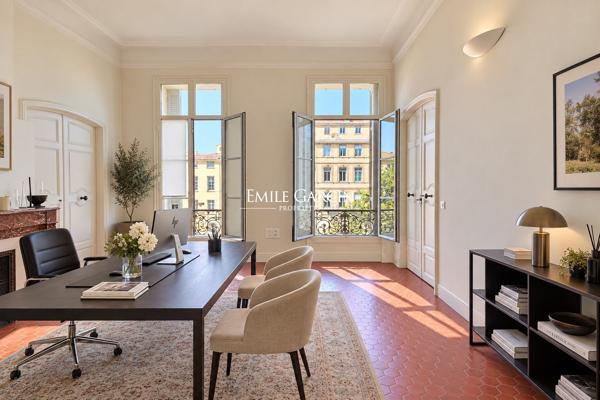 A vendre - Bel appartement ancien - à Aix-en-Provence