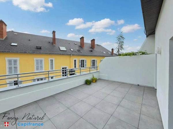 A deux pas de l'Hypercentre : Appartement T2 rénové, traversant avec Balcon, Cave et DPE C !