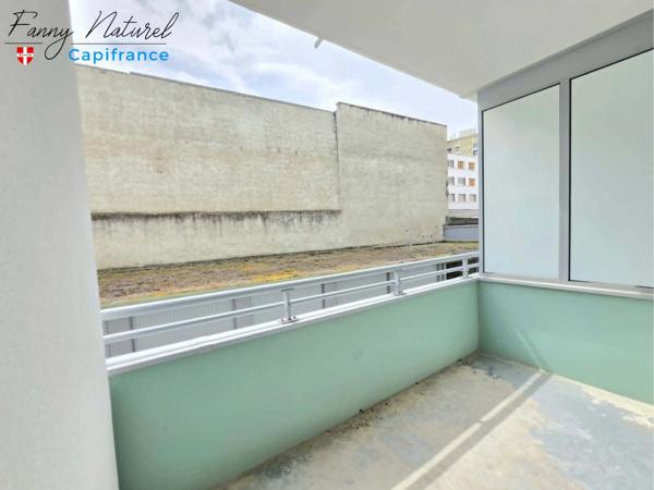 A deux pas de l'Hypercentre : Appartement T2 rénové, traversant avec Balcon, Cave et DPE C !