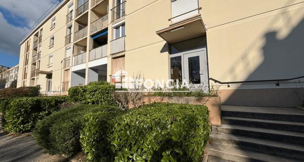 Location Studio meublé 37.56 m² - Guilherand-granges 07500