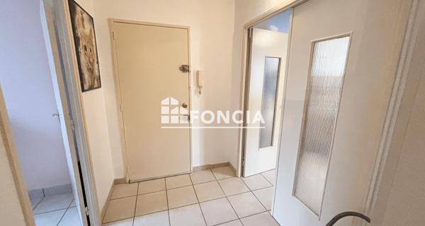 Location Studio meublé 37.56 m² - Guilherand-granges 07500