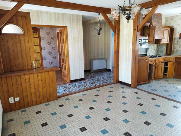 Pavillon, proche commerces beau potentiel