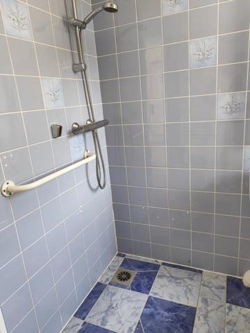 Pavillon, proche commerces beau potentiel