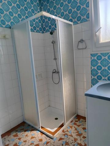 Pavillon, proche commerces beau potentiel