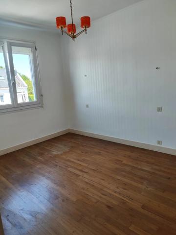 Pavillon, proche commerces beau potentiel