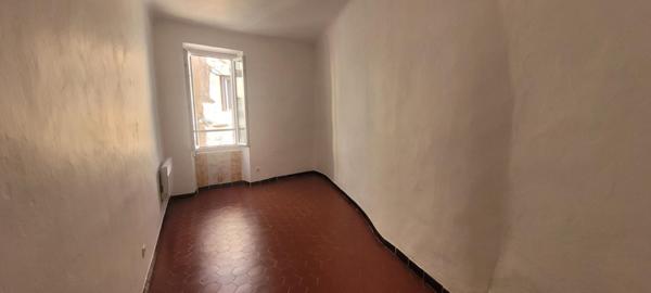 MAISON DE VILLAGE  T2 AVEC TERRASSE ET STUDIO INDEPENDANT