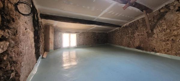 MAISON DE VILLAGE  T2 AVEC TERRASSE ET STUDIO INDEPENDANT