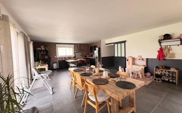 Maison à vendre    5 pièces •  Genté