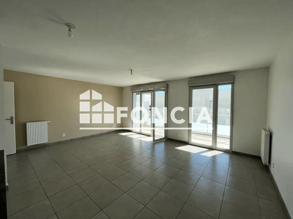 Location Appartement 3 pièces 68 m² - 4 AVENUE DES 40 JOURNAUX Bordeaux 33000