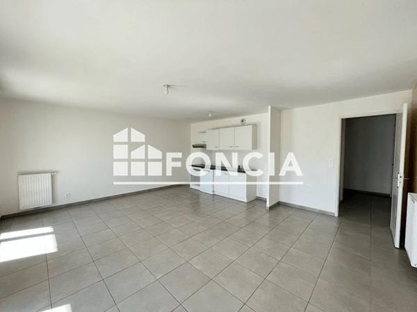 Location Appartement 3 pièces 68 m² - 4 AVENUE DES 40 JOURNAUX Bordeaux 33000