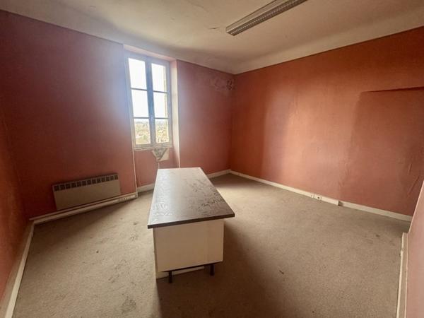 Immeuble à vendre |  Angoulême |  2 320 m²
