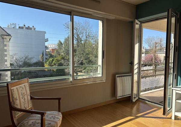 Appartement T3 avec terrasse-loggia Ouest et garage au 2e étage avec ascenseur résidence de standing
