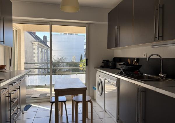 Appartement T3 avec terrasse-loggia Ouest et garage au 2e étage avec ascenseur résidence de standing