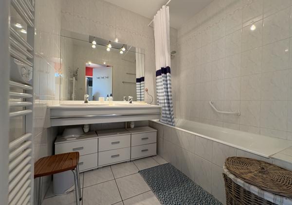 Appartement T3 avec terrasse-loggia Ouest et garage au 2e étage avec ascenseur résidence de standing
