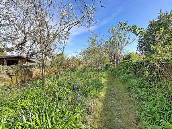 Maison 4 pièces - 2 chambres à vendre à Saint Jean de Boiseau avec beau jardin
