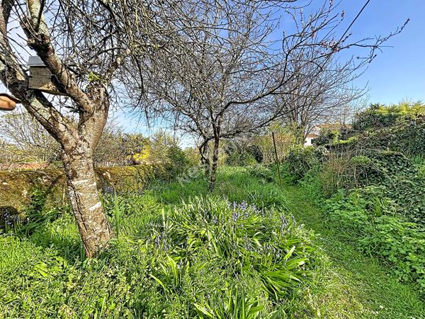 Maison 4 pièces - 2 chambres à vendre à Saint Jean de Boiseau avec beau jardin