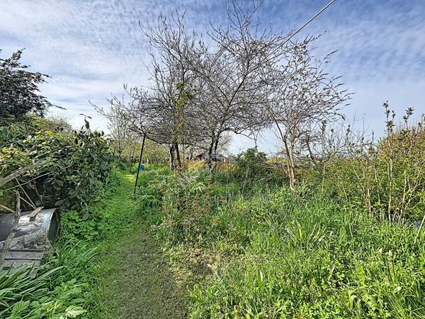 Maison 4 pièces - 2 chambres à vendre à Saint Jean de Boiseau avec beau jardin