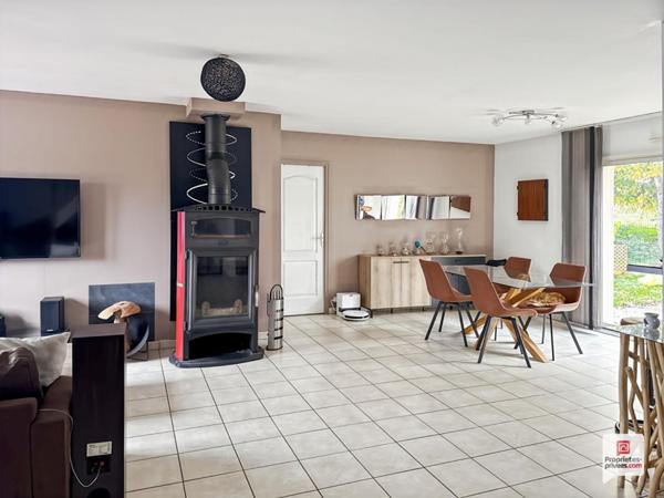 Maison  7 pièce(s) 151 m2