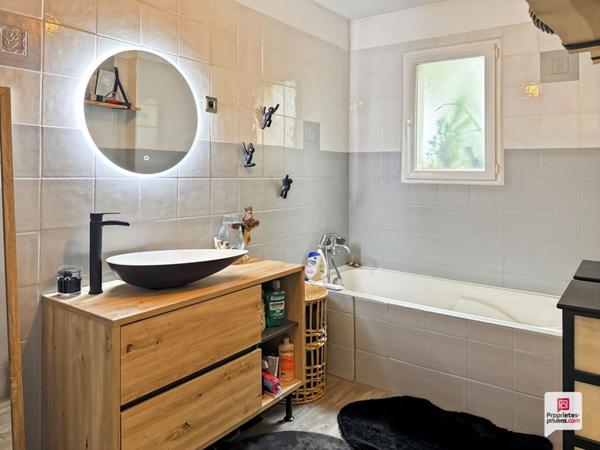 Maison  7 pièce(s) 151 m2