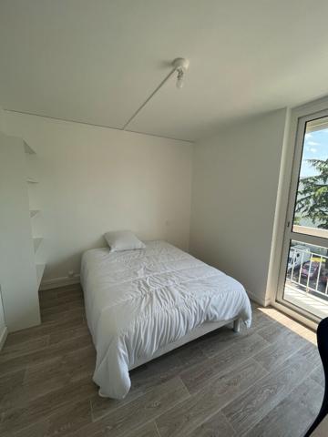 Chambre meublée avec salle d'eau privative !