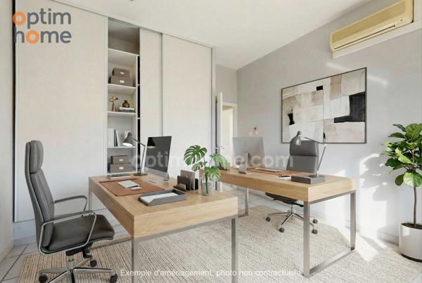 Bureau-local : salle de réunion, salle d'attente et 2 bureaux, cave, 1 studio, parkings privatif, terrasse