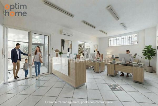 Bureau-local : salle de réunion, salle d'attente et 2 bureaux, cave, 1 studio, parkings privatif, terrasse