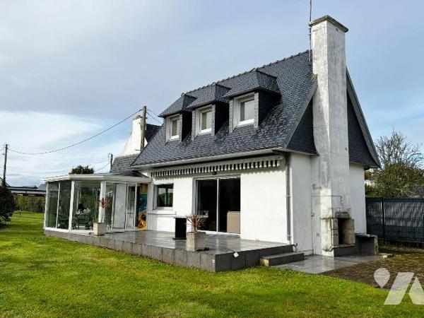 MAISON A VENDRE A FOUESNANT (29) - Beg Meil - 
Une maison d'habitation (Env.1956) comprenant :...