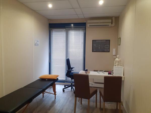 Local Commercial
         3 pièces
        - 105 m² 284 200 € *