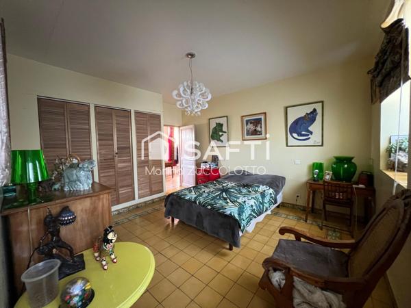 Bien Rare et Atypique