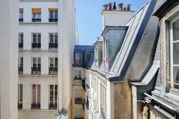 Appartement Paris 9 e - ROUGEMONT