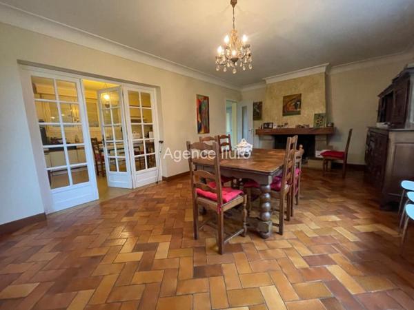 Maison - Proximite oloron-sainte-marie - Réf.:205299 PROXIMITE IMMEDIATE OLORON - GRANDE MAISON D'HABITATION T6 EN BON ETAT STRUCTUREL SUR BEAU PARC DE 2 605 M² *** SOUS COMPROMIS ***