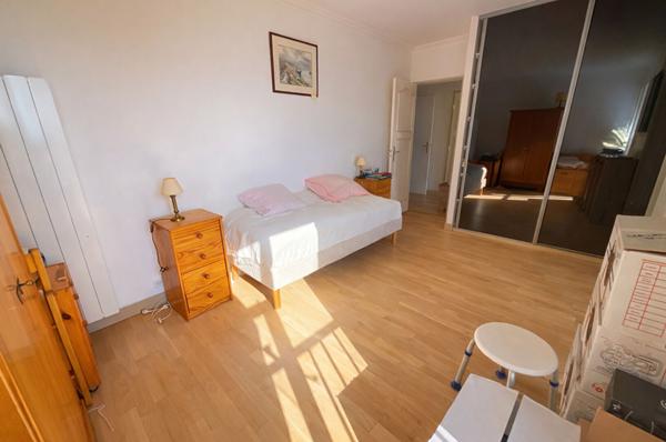 Appartement 4 pièces de 75m2 à 5 min de la gare