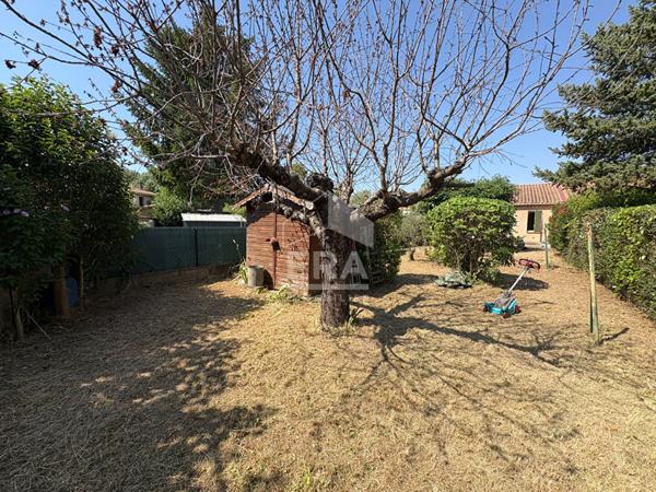 A VENDRE 84120 PERTUIS MAISON TYPE 3 PIECES D'ENVIRON 62M² AVEC JARDIN ET GARAGE.