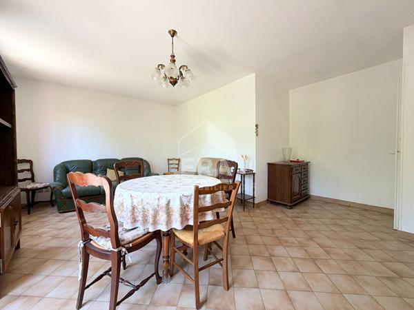 A VENDRE 84120 PERTUIS MAISON TYPE 3 PIECES D'ENVIRON 62M² AVEC JARDIN ET GARAGE.