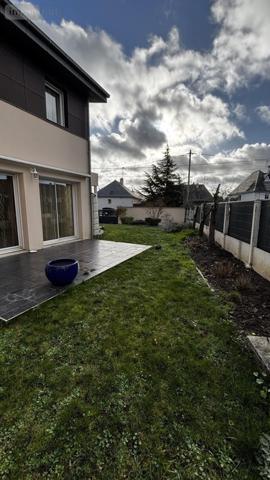 Maison à vendre à Sainte-Gemmes-sur-Loire dans le Maine-et-Loire (49130), ref : 49020-488