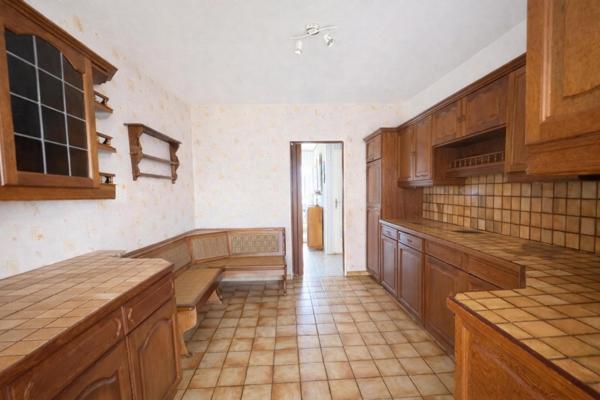 Maison + sous-sol aménagé, 3 garages