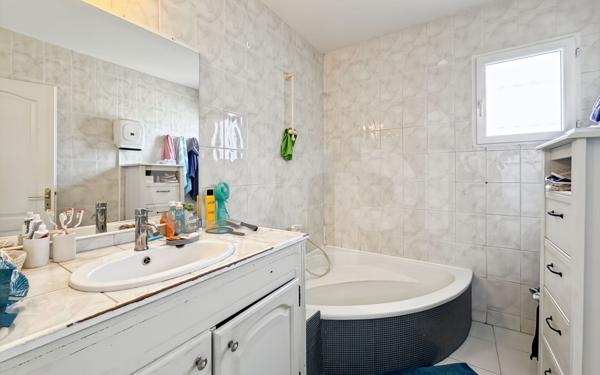 Maison à vendre    4 pièces •  La Crau