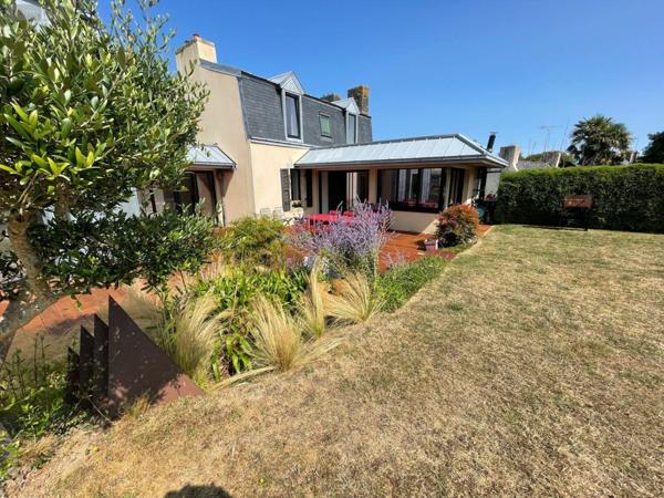 Maison individuelle à vendre à Saint-Pol-de-Léon dans le Finistère (29250), ref : 25047   
Centre ville