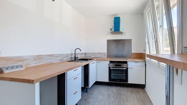 Appartement 4 pièces terrasse et vue dégagée