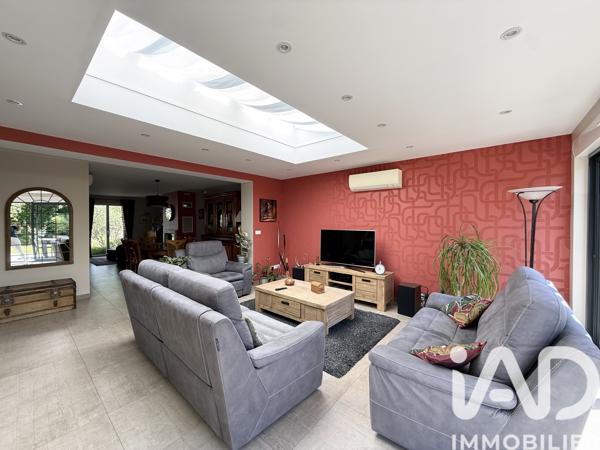 Maison à vendre 6 pièces 156 m² Vaux-le-Pénil