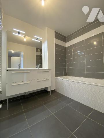 SAINT HERBLAIN BOURG Belles prestations pour ce T3 de 73 m² avec asc et terrasse