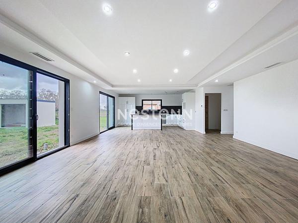 Maison à vendre - CARBONNE - récente de plain-pied de 135m2 avec grand garage de 35m2