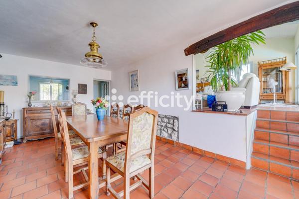 Maison
         5 pièces
        - 127 m² 441 000 € *
