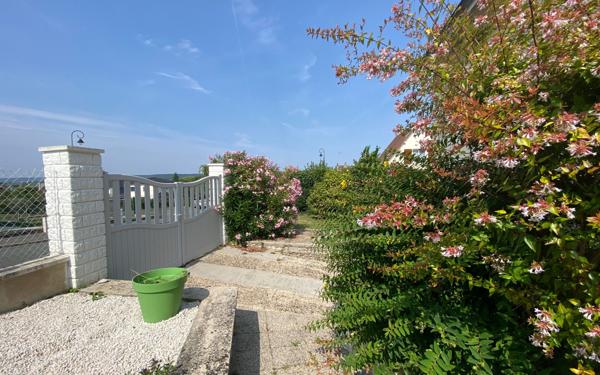 Maison à vendre    4 pièces •  Saint-Marcel