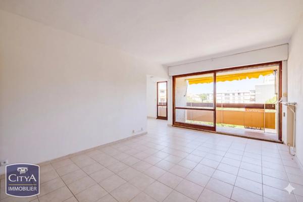 Appartement à vendre 3 pièces 76.55m² Fréjus (83600)
