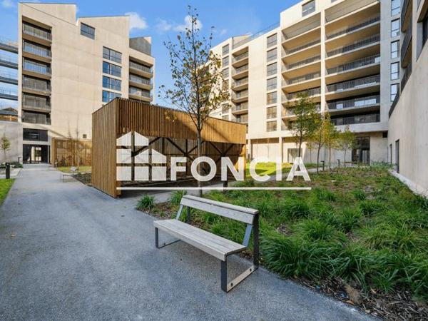 Location Studio 32.6 m² - 194 / 196 RUE DES QUEYRIES Bordeaux 33100