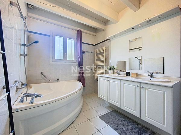 À VENDRE - FONSORBES - Maison 7 pièce(s) 200 m² avec piscine, grand garage en sous-sol, car-port et appartement de 32 m²