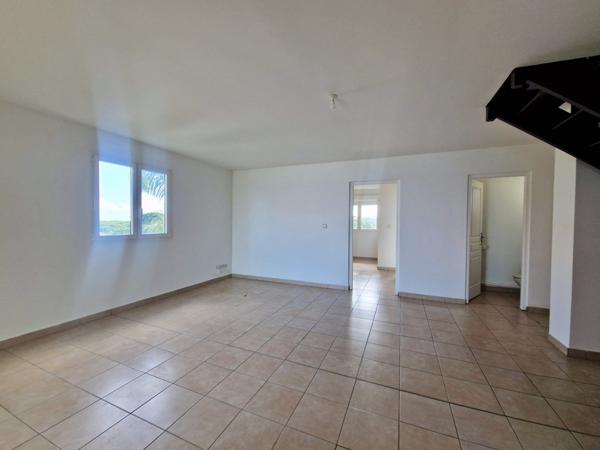 Petit-Bourg (97170) Duplex d’exception T4 – Vue mer imprenable à Petit-Bourg
