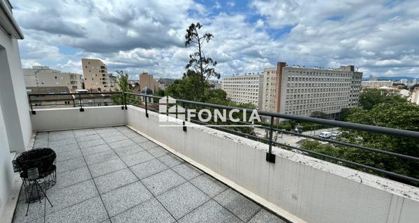 Location Appartement 3 pièces 81.15 m² - Villeurbanne 69100